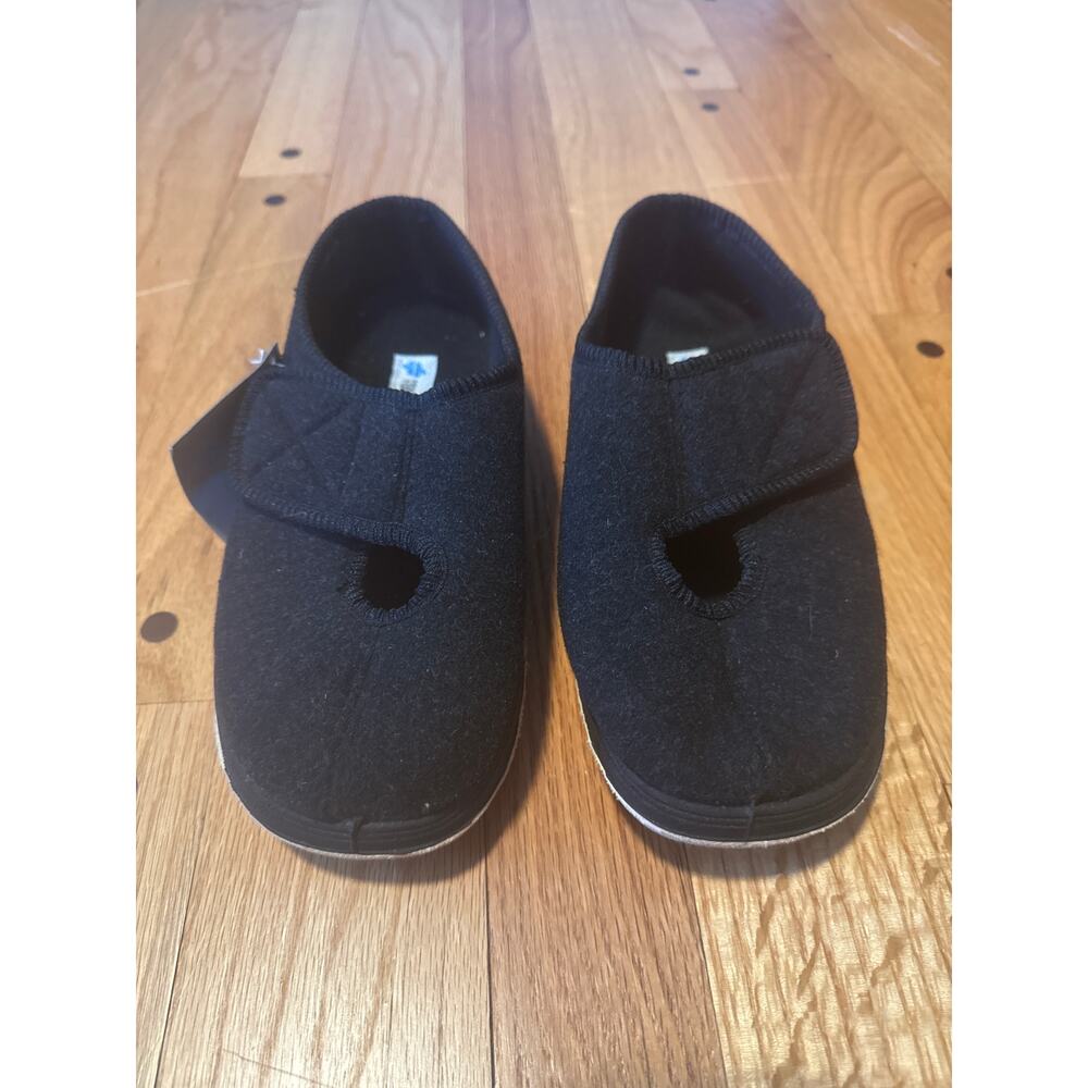 NEW FoamTreads Women’s Kendall Black Slippers Sz 8 NEW